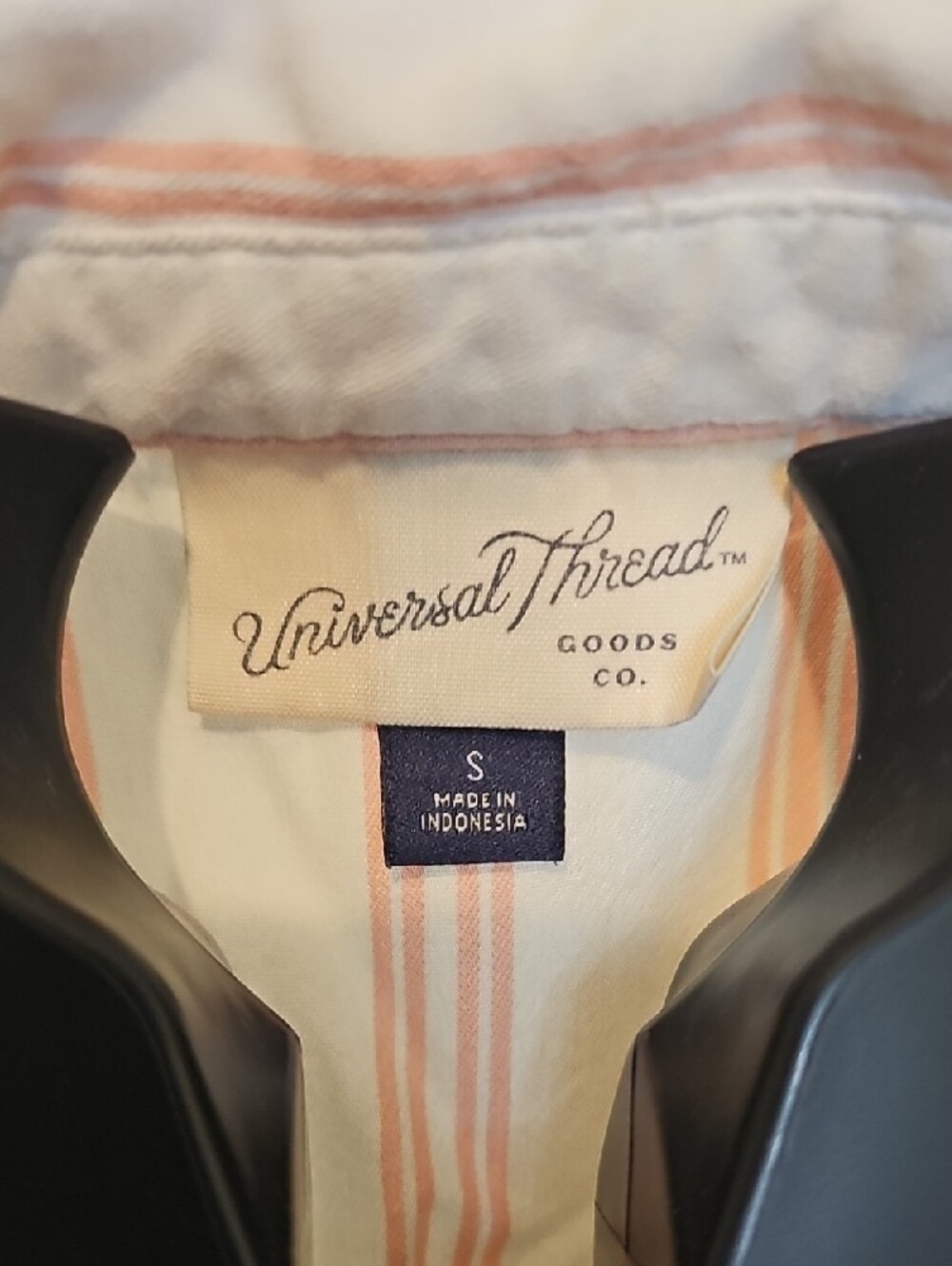Universal Thread Short Sleeve - Small - Picture 2 of 3
